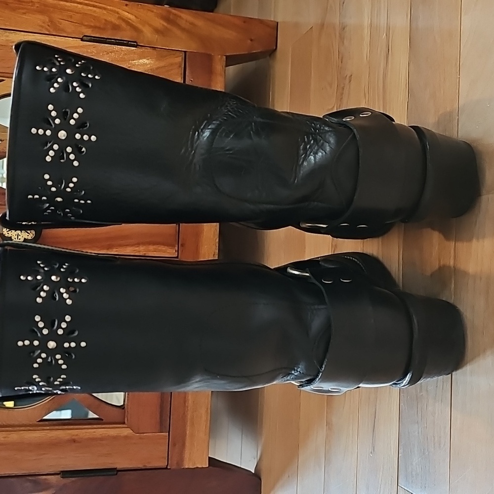 FRYE Black Leather Harnness Boots With Floral Embellishments Size 8M - Picture 8 of 16